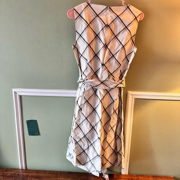 Calvin Klein Sleeveless Plaid Dress - Picture 7 of 10